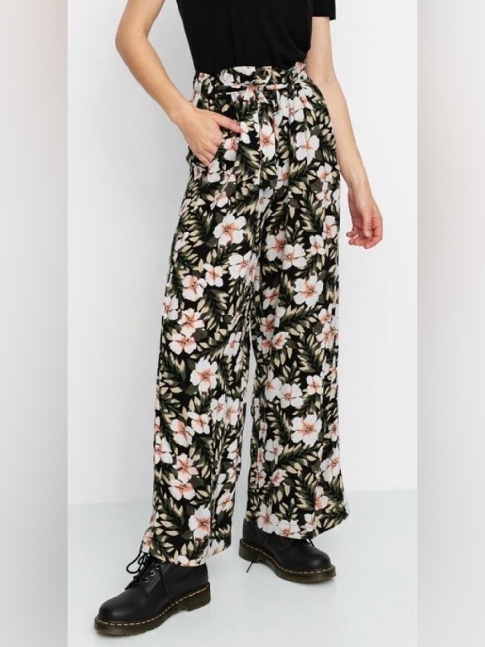 Volcom Size 10 Floral Cotton Pants